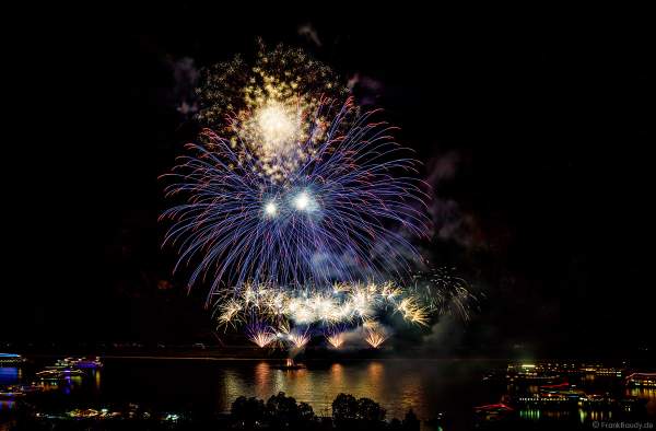 Feuerwerk TWILIGHT bei Rhein in Flammen 2019 in Oberwesel zur Musik von Electric Light Orchestra (ELO)