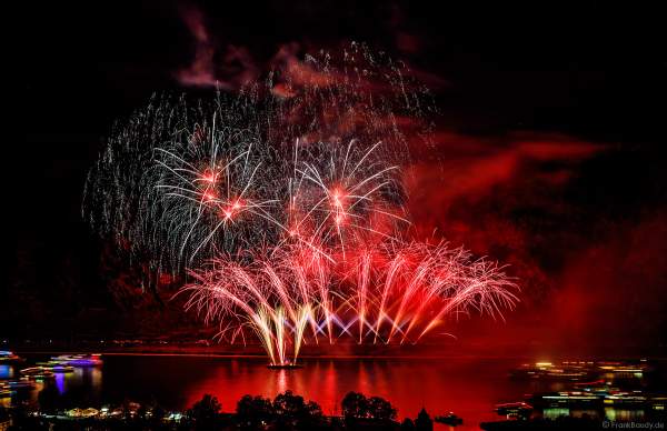 Feuerwerk TWILIGHT bei Rhein in Flammen 2019 in Oberwesel zur Musik von Electric Light Orchestra (ELO)