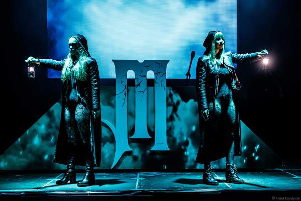 Show: Myra Moon Mistress mit ihren Moon Servants bei den Horror Nights - TRAUMATICA 2019 im Europa-Park
