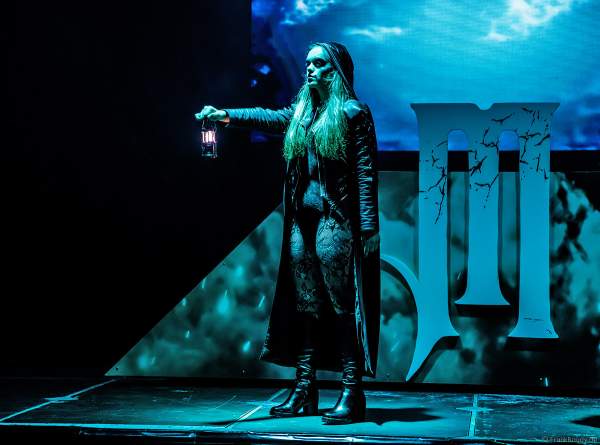 Show: Myra Moon Mistress mit ihren Moon Servants bei den Horror Nights - TRAUMATICA 2019 im Europa-Park