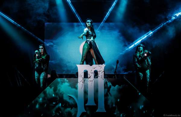 Show: Myra Moon Mistress mit ihren Moon Servants bei den Horror Nights - TRAUMATICA 2019 im Europa-Park