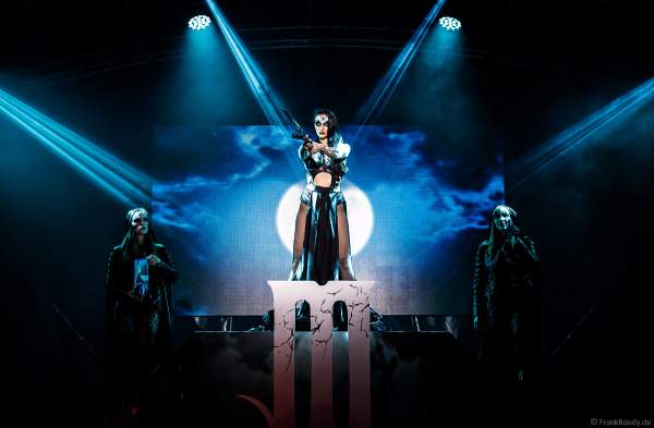 Show: Myra Moon Mistress mit ihren Moon Servants bei den Horror Nights - TRAUMATICA 2019 im Europa-Park