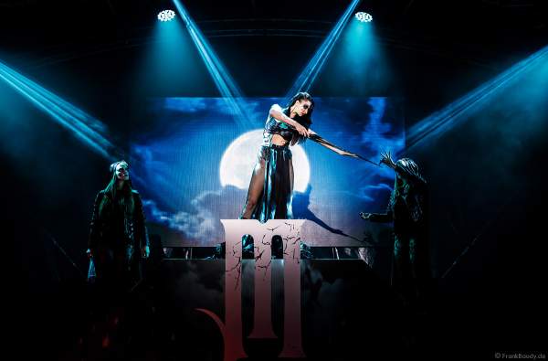 Show: Myra Moon Mistress mit ihren Moon Servants bei den Horror Nights - TRAUMATICA 2019 im Europa-Park