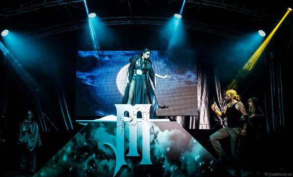 Show: Myra Moon Mistress mit ihren Moon Servants bei den Horror Nights - TRAUMATICA 2019 im Europa-Park