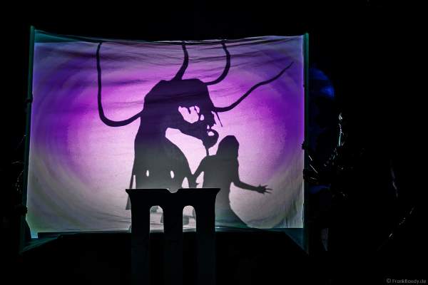 Show: Myra Moon Mistress mit ihren Moon Servants bei den Horror Nights - TRAUMATICA 2019 im Europa-Park