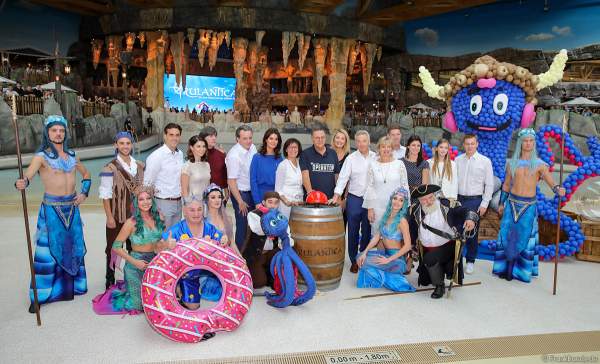 Familie Mack mit Franziska van Almsick, Fußball-Nationaltrainer Joachim Löw sowie zahlreichen Künstlern bei der Eröffnung der neuen Wasserwelt RULANTICA im Europa-Park