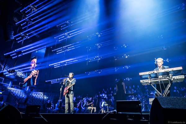 Eric Bazilian und Rob Hyman von den THE HOOTERS bei Night of the Proms 2019 in der SAP Arena Mannheim
