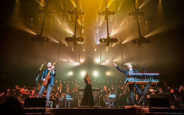 Eric Bazilian und Rob Hyman von den THE HOOTERS bei Night of the Proms 2019 in der SAP Arena Mannheim