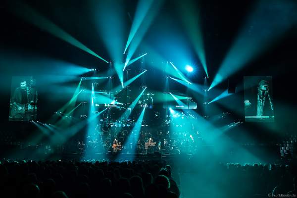 Eric Bazilian und Rob Hyman von den THE HOOTERS bei Night of the Proms 2019 in der SAP Arena Mannheim