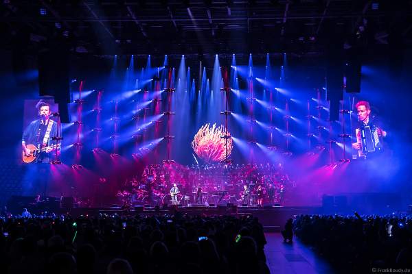 Eric Bazilian und Rob Hyman von den THE HOOTERS bei Night of the Proms 2019 in der SAP Arena Mannheim