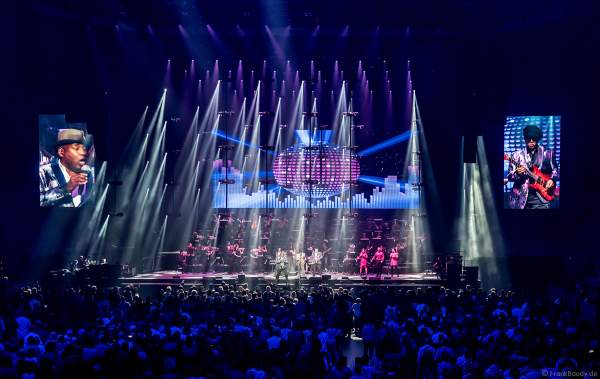 Al McKay`s Earth, Wind & Fire Experience bei Night of the Proms 2019 in der SAP Arena Mannheim