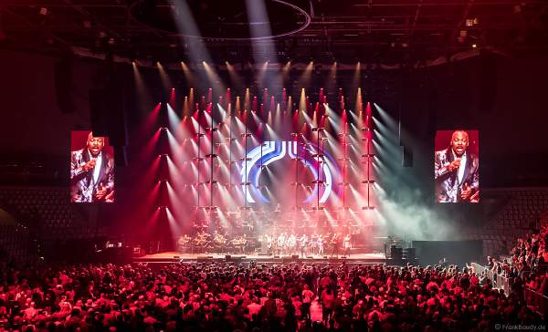 Al McKay`s Earth, Wind & Fire Experience bei Night of the Proms 2019 in der SAP Arena Mannheim