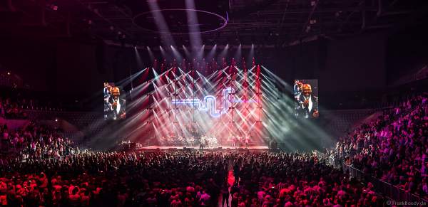 Al McKay`s Earth, Wind & Fire Experience bei Night of the Proms 2019 in der SAP Arena Mannheim