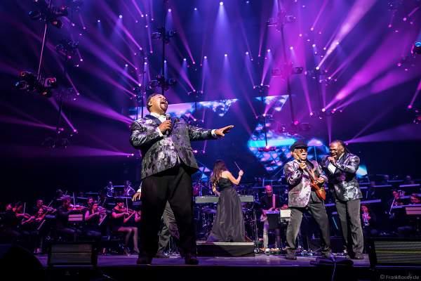 Al McKay`s Earth, Wind & Fire Experience bei Night of the Proms 2019 in der SAP Arena Mannheim