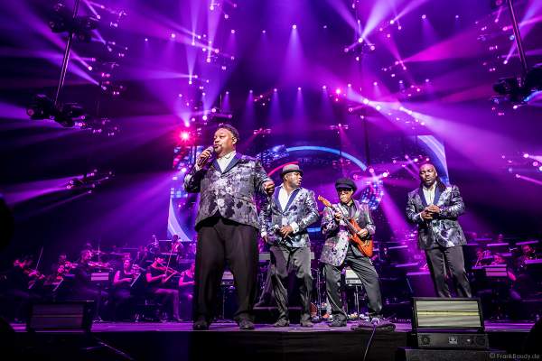Al McKay`s Earth, Wind & Fire Experience bei Night of the Proms 2019 in der SAP Arena Mannheim