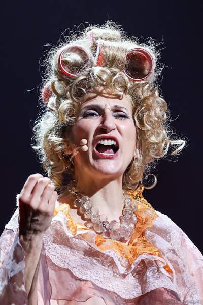 Natalie Choquette bei Night of the Proms 2019 in der SAP Arena Mannheim