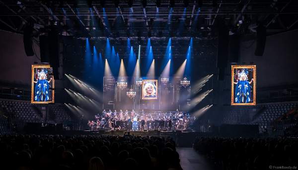 Natalie Choquette bei Night of the Proms 2019 in der SAP Arena Mannheim