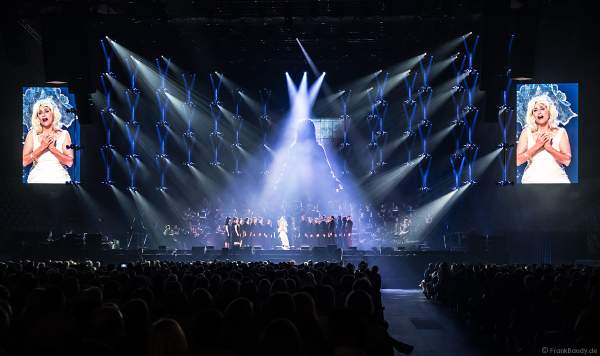 Natalie Choquette bei Night of the Proms 2019 in der SAP Arena Mannheim
