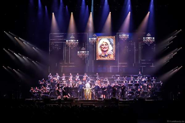 Natalie Choquette bei Night of the Proms 2019 in der SAP Arena Mannheim