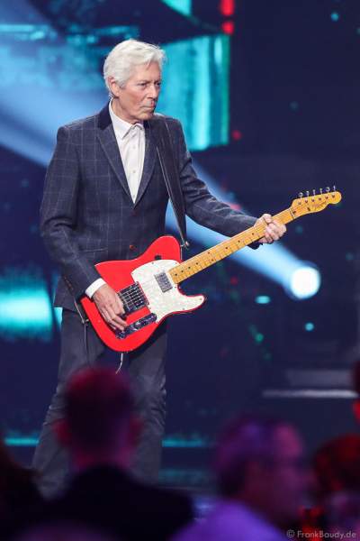 Die britische Band Status Quo bei der Silvestershow 2019/2020 in der Baden-Arena - Messe Offenburg