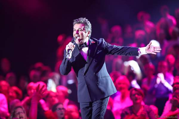 Deutscher Pop- und Schlagersänger Thomas Anders (bürgerlich Bernd Weidung) bei der Silvestershow 2019/2020 in der Baden-Arena - Messe Offenburg