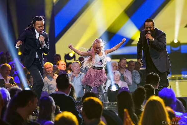 Norwegisches Pop-Rap- und Reggae-Duo mit Tshawe Baqwa und Yosef Wolde-Mariam bei der Silvestershow 2019/2020 in der Baden-Arena - Messe Offenburg