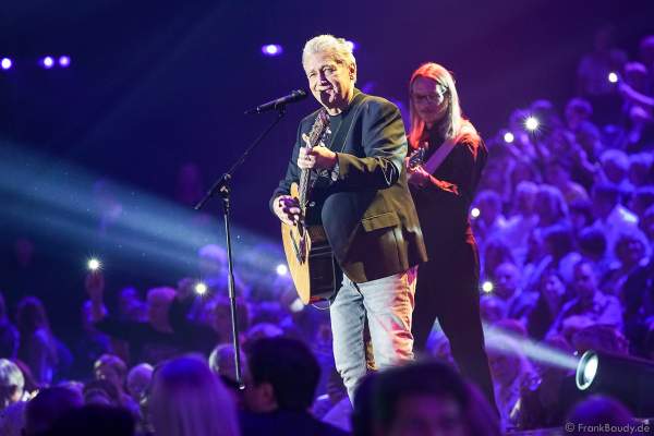 Rainhard Fendrich bei der Silvestershow 2019/2020 in der Baden-Arena - Messe Offenburg