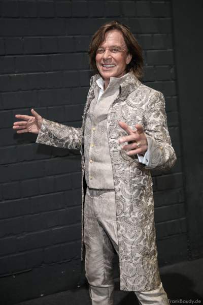 Jürgen Drews Backstage bei der Silvestershow 2019/2020 in der Baden-Arena - Messe Offenburg