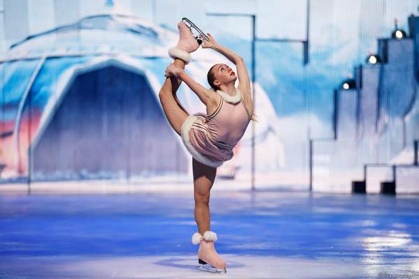 Natalia Ogoreltseva bei der Eisshow SUPERNOVA von Holiday on Ice in der Festhalle Frankfurt und SAP Arena Mannheim 2019-2020