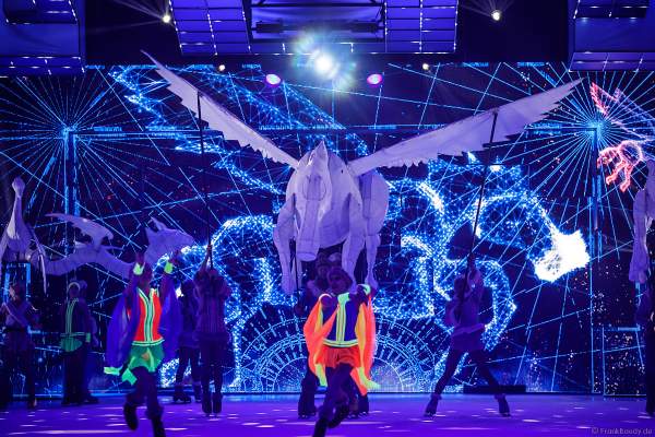 Traumhafte Kulisse mit Polarlichtern und Sternbildern bei der Eisshow SUPERNOVA von Holiday on Ice in der Festhalle Frankfurt und SAP Arena Mannheim 2019-2020