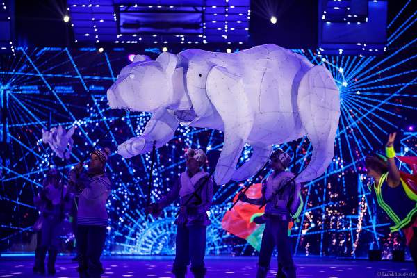 Traumhafte Kulisse mit Polarlichtern und Sternbildern bei der Eisshow SUPERNOVA von Holiday on Ice in der Festhalle Frankfurt und SAP Arena Mannheim 2019-2020
