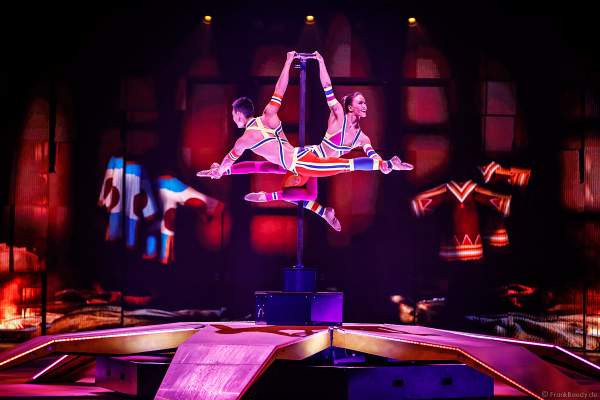 Taisia Bondarenko und Tim Yang bei der Eisshow SUPERNOVA von Holiday on Ice in der Festhalle Frankfurt und SAP Arena Mannheim 2019-2020