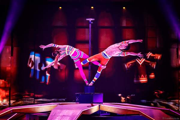 Taisia Bondarenko und Tim Yang bei der Eisshow SUPERNOVA von Holiday on Ice in der Festhalle Frankfurt und SAP Arena Mannheim 2019-2020