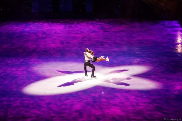 Sarah Lombardi und ihr Eislaufpartner Joti Polizoakis aus "Dancing on Ice" bei der Eisshow SUPERNOVA von Holiday on Ice in der Festhalle Frankfurt am 11. Januar 2020