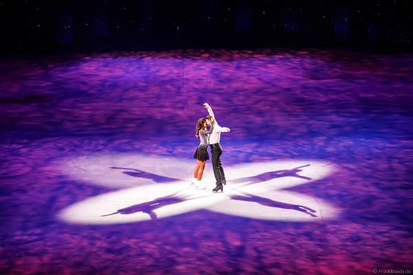 Sarah Lombardi und ihr Eislaufpartner Joti Polizoakis aus "Dancing on Ice" bei der Eisshow SUPERNOVA von Holiday on Ice in der Festhalle Frankfurt am 11. Januar 2020