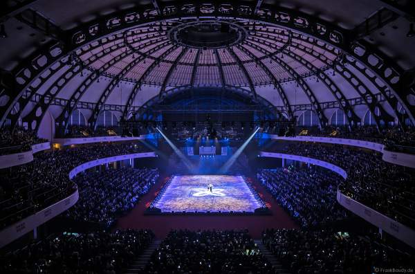 Sarah Lombardi und ihr Eislaufpartner Joti Polizoakis aus "Dancing on Ice" bei der Eisshow SUPERNOVA von Holiday on Ice in der Festhalle Frankfurt am 11. Januar 2020