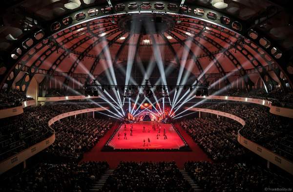 Aleksandra Bich und Ivan Bich bei der Eisshow SUPERNOVA von Holiday on Ice in der Festhalle Frankfurt 2019-2020