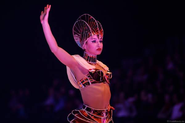 Patricia Kühne bei der Eisshow SUPERNOVA von Holiday on Ice in der Festhalle Frankfurt und SAP Arena Mannheim 2019-2020