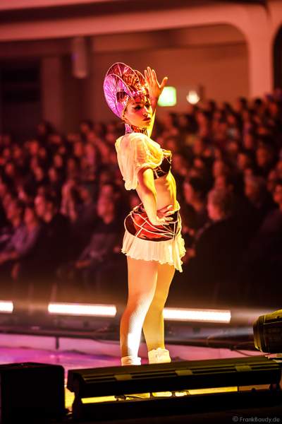 Patricia Kühne bei der Eisshow SUPERNOVA von Holiday on Ice in der Festhalle Frankfurt und SAP Arena Mannheim 2019-2020