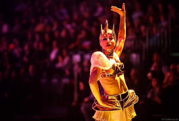 Patricia Kühne bei der Eisshow SUPERNOVA von Holiday on Ice in der Festhalle Frankfurt und SAP Arena Mannheim 2019-2020