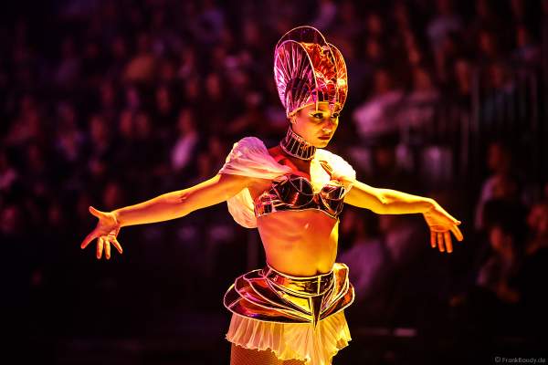 Patricia Kühne bei der Eisshow SUPERNOVA von Holiday on Ice in der Festhalle Frankfurt und SAP Arena Mannheim 2019-2020