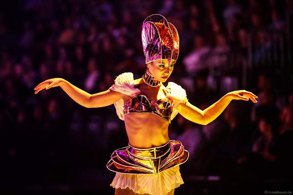 Patricia Kühne bei der Eisshow SUPERNOVA von Holiday on Ice in der Festhalle Frankfurt und SAP Arena Mannheim 2019-2020