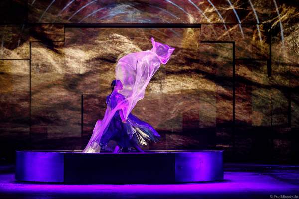 Taisia Bondarenko bei der Eisshow SUPERNOVA von Holiday on Ice in der Festhalle Frankfurt und SAP Arena Mannheim 2019-2020