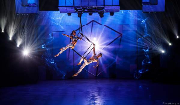 Taisia Bondarenko und Tim Yang bei der Eisshow SUPERNOVA von Holiday on Ice in der Festhalle Frankfurt und SAP Arena Mannheim 2019-2020