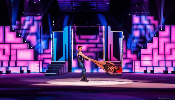 Mariyah Gerber und Peter Gerber bei der Eisshow SUPERNOVA von Holiday on Ice in der Festhalle Frankfurt und SAP Arena Mannheim 2019-2020
