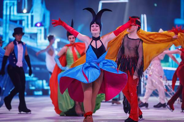 Patricia Kühne bei der Eisshow SUPERNOVA von Holiday on Ice in der Festhalle Frankfurt und SAP Arena Mannheim 2019-2020