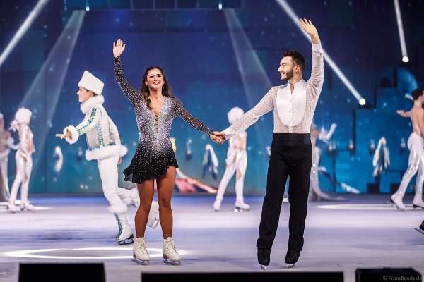 Sarah Lombardi und Joti Polizoakis beim Finale der Eisshow SUPERNOVA von Holiday on Ice in der Festhalle Frankfurt am 11. Januar 2020
