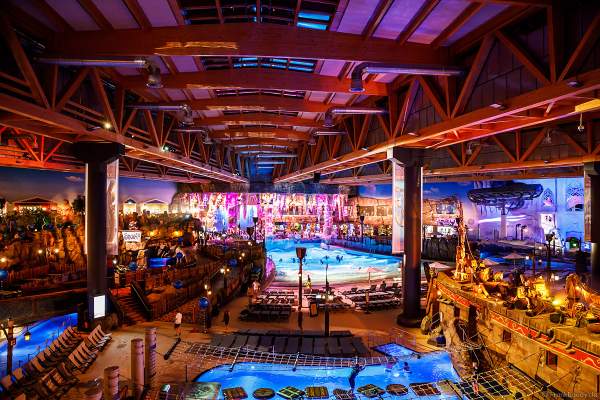 Innenansicht der Wasserwelt RULANTICA während der Adventure Night 2020 des Europa-Park