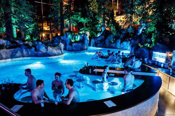 Poolbar in der Wasserwelt RULANTICA des Europa-Park