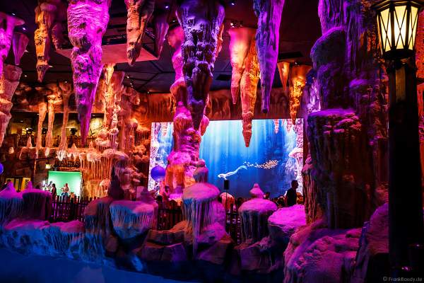 Land der Wassernixen und Wasserfällen in der Wasserwelt RULANTICA des Europa-Park